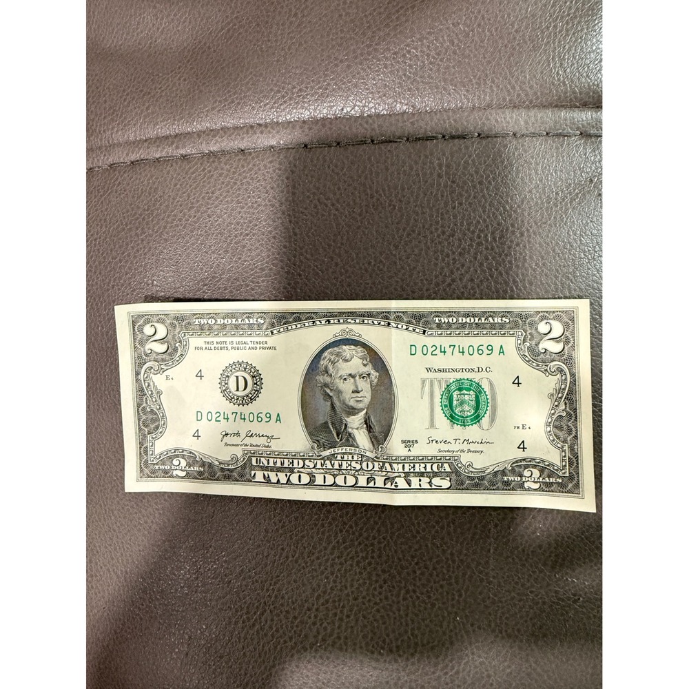 US Two‎ Dollar Bill Series 2017 A Federal Reserve Note Cleveland D02474069A $2